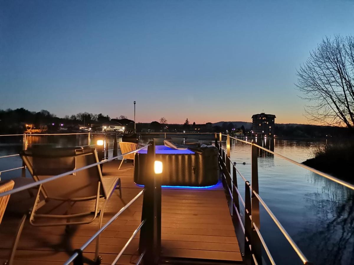 Готель La Dolce Vita House Boat Lisanza Екстер'єр фото