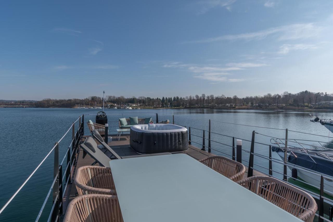 Готель La Dolce Vita House Boat Lisanza Екстер'єр фото