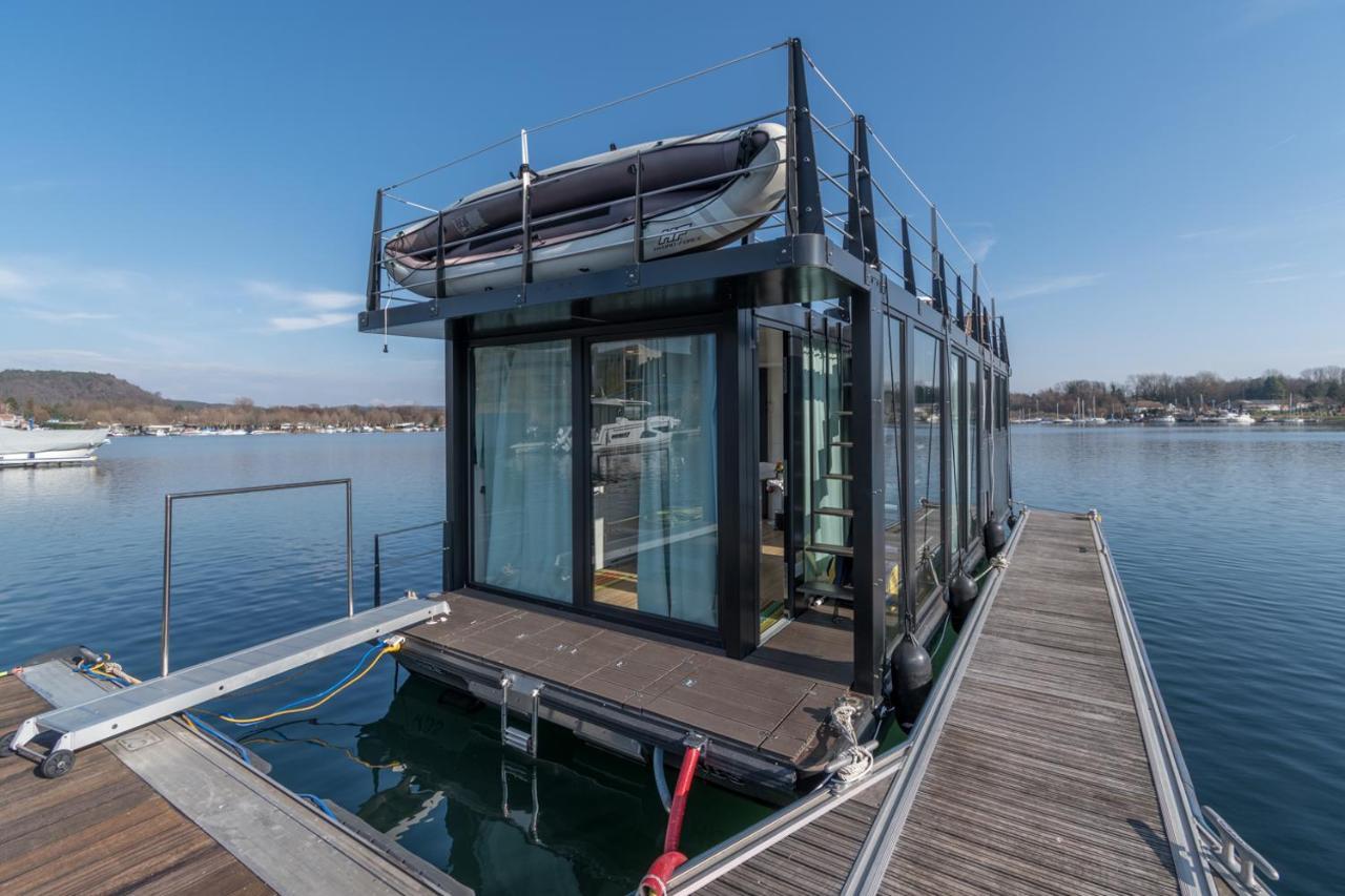 Готель La Dolce Vita House Boat Lisanza Екстер'єр фото