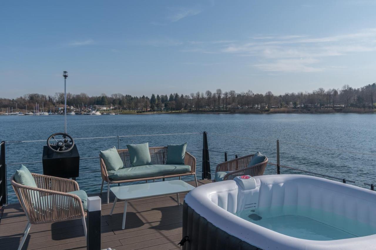 Готель La Dolce Vita House Boat Lisanza Екстер'єр фото